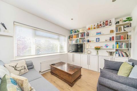 undefined, Uxbridge Road, Hampton TW12