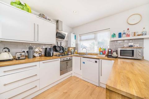 undefined, Uxbridge Road, Hampton TW12