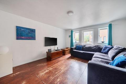 1 bedroom flat for sale, Blake Close,  London,  W10,  W10