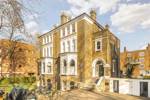 2 bedroom flat for sale, Highbury New Park, London N5