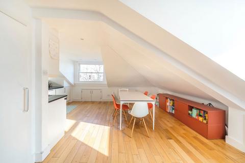 2 bedroom flat for sale, Highbury New Park, London N5