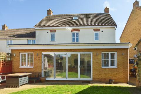 4 bedroom end of terrace house for sale, Garwood Crescent, Grange Farm, Milton Keynes, Buckinghamshire, MK8