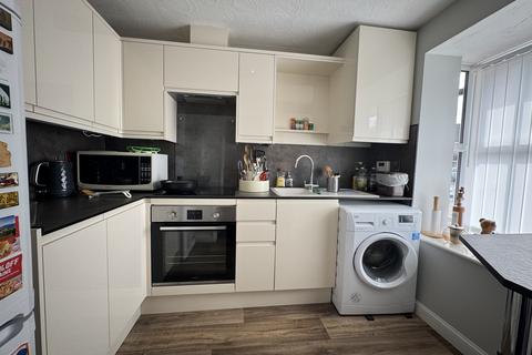 2 bedroom terraced house to rent, Stag Way, Glastonbury, Somerset