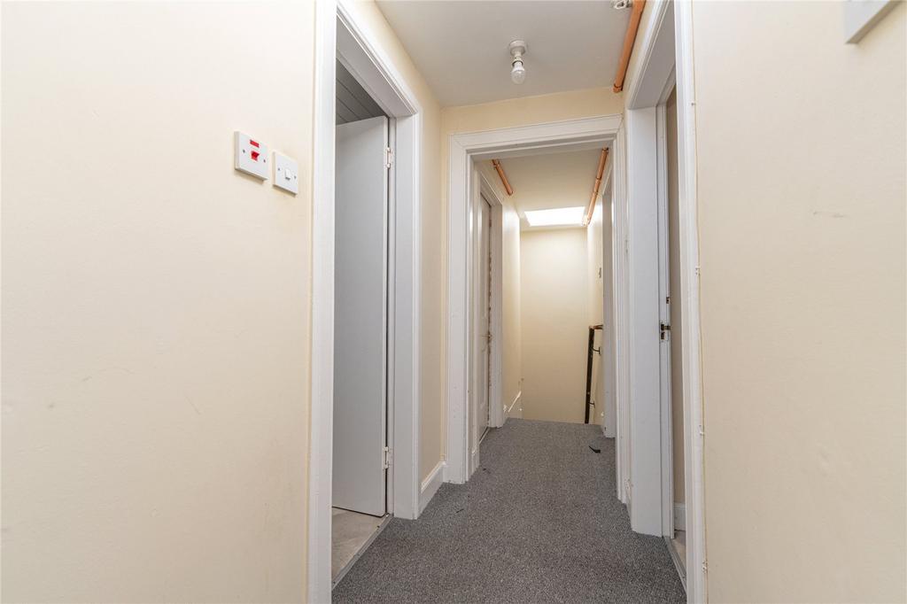 Hall Alt