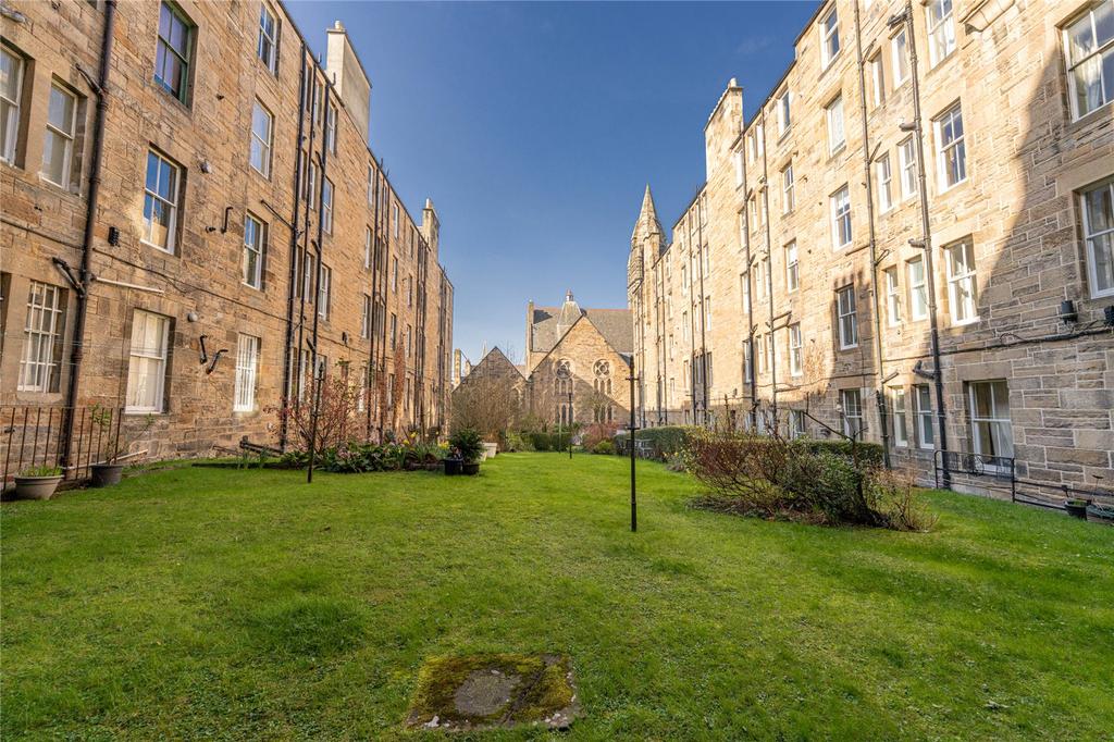 Shared Rear Garden