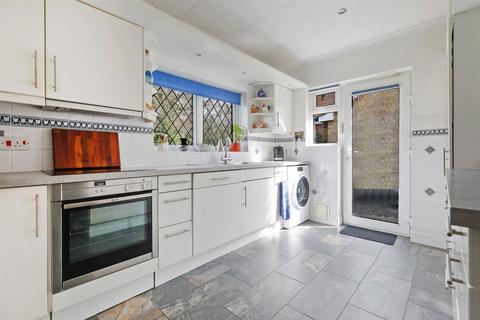 4 bedroom bungalow for sale, Ashurst Drive, Tadworth, Surrey, KT20