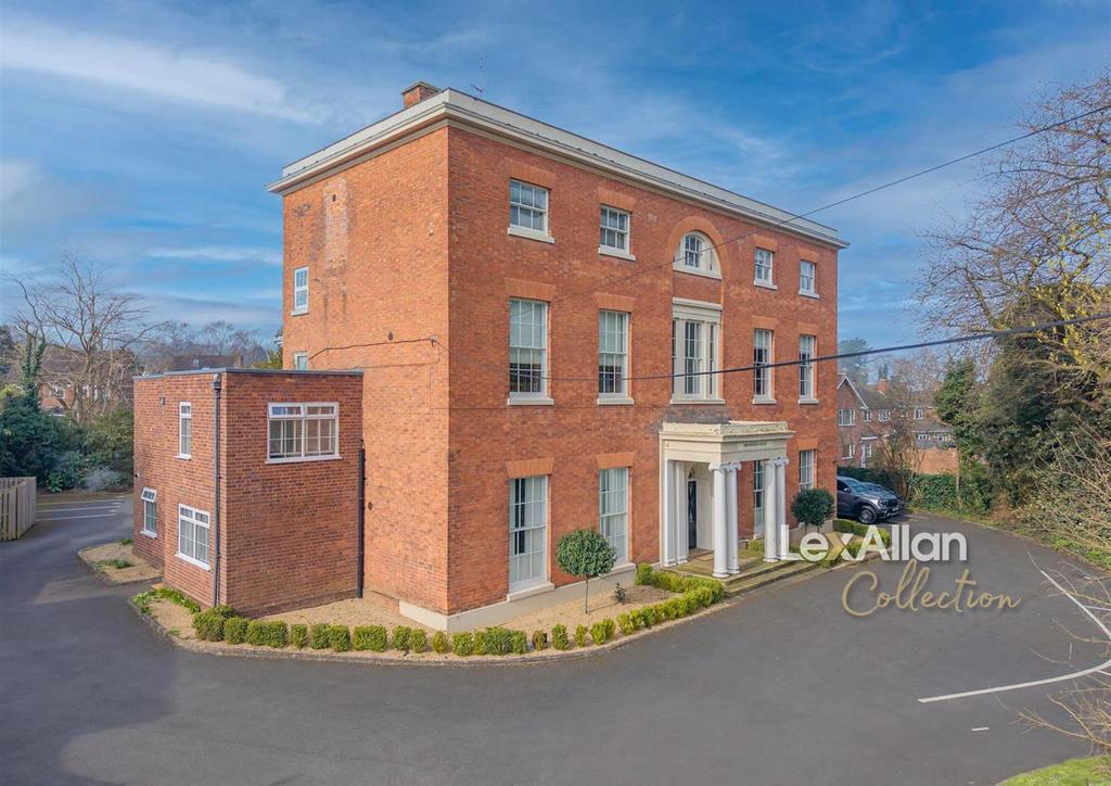 Broadfield House Compton Drive Kingswinford 2.jpg