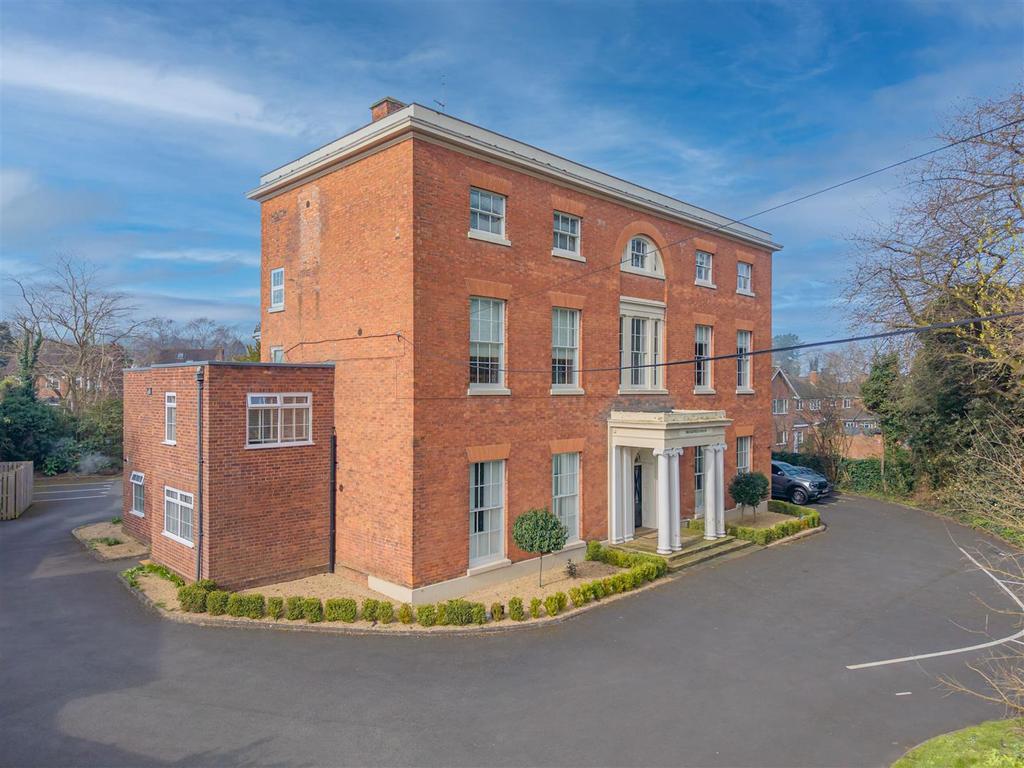 Broadfield House Compton Drive Kingswinford 1.jpg