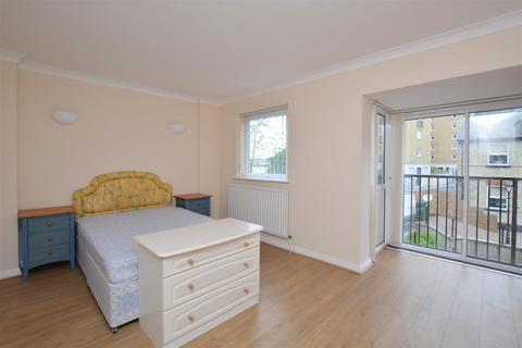 4 bedroom end of terrace house for sale, Albert Mews, Limehouse, E14