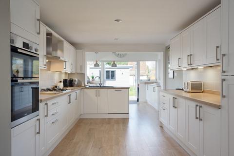 4 bedroom semi-detached house for sale, Steeds Lane, Kingsnorth