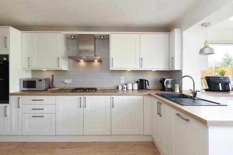 4 bedroom semi-detached house for sale, Steeds Lane, Kingsnorth