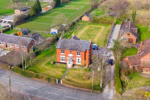 Dicklow Cob, Macclesfield SK11