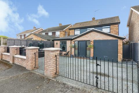 3 bedroom detached house for sale, St. Peters Path, Holton, Halesworth