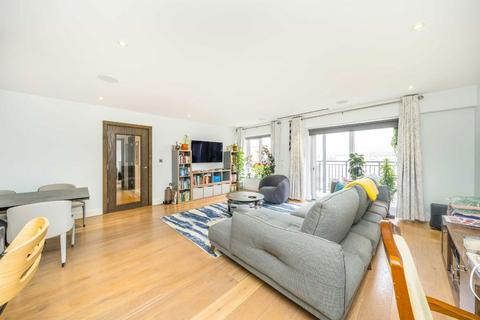 2 bedroom flat to rent, Beaufort Square, London NW9