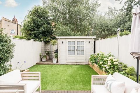 4 bedroom terraced house for sale, Rostella Road, London SW17