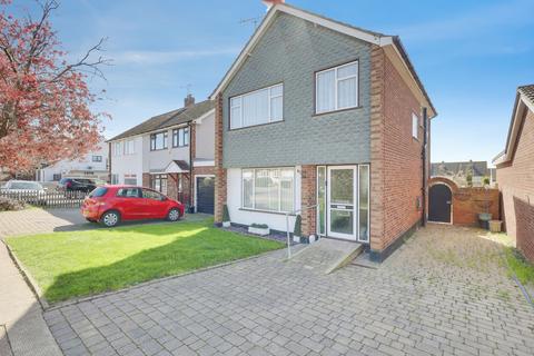 3 bedroom detached house for sale, Woodside Avenue, Benfleet, SS7