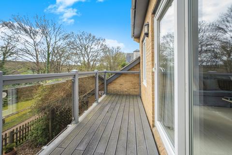 4 bedroom end of terrace house for sale, Wraysbury Gardens, Staines-upon-Thames, TW18