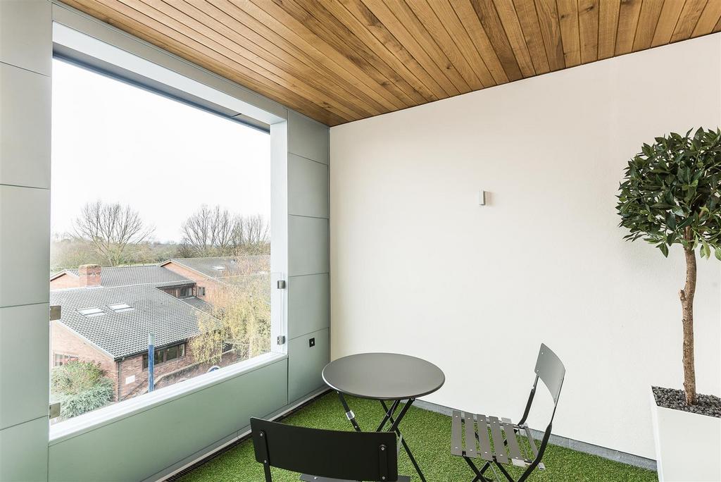 8236576-interior06-max.jpg