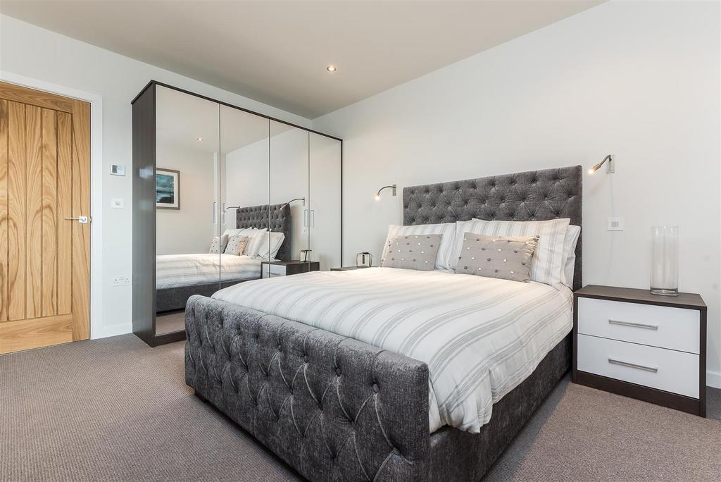 8236576-interior16-max.jpg