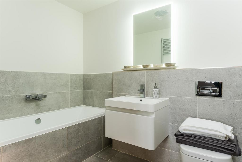 8236576-interior18-max.jpg