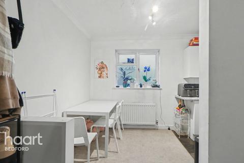 1 bedroom flat for sale, Bromham Road, Bedford
