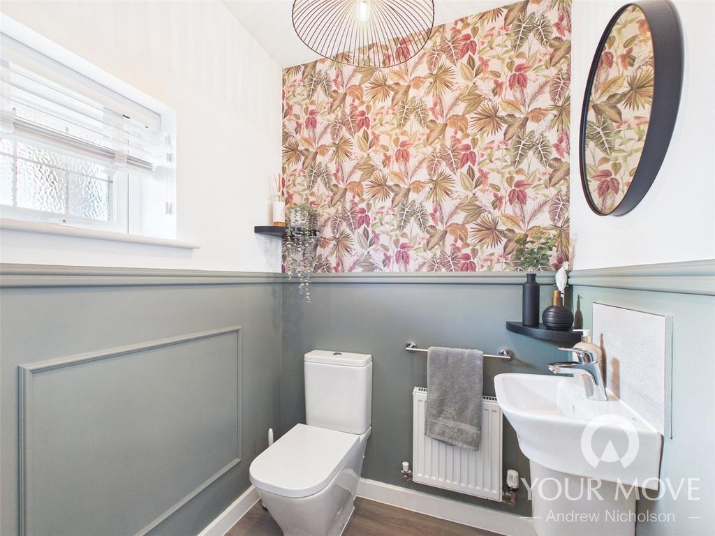 Cloakroom/Wc