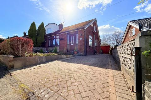 2 bedroom semi-detached bungalow for sale, Grosvenor Crescent, Hyde, SK14 5AN