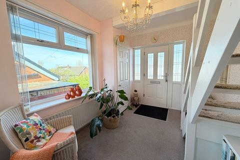 2 bedroom semi-detached bungalow for sale, Grosvenor Crescent, Hyde, SK14 5AN