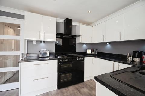 5 bedroom terraced house for sale, Sidlesham Close, Hayling Island, Hampshire, PO11