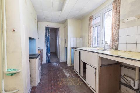 3 bedroom semi-detached house for sale, Durkins Road, East Grinstead RH19