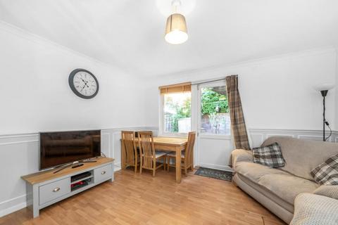 1 bedroom flat for sale, Paddock Close, London, SE26
