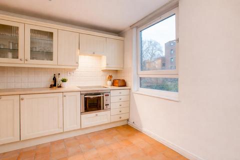 1 bedroom flat to rent, Lily Close, St Pauls Court, London, W14