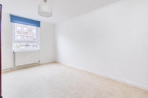 1 bedroom flat to rent, Lily Close, St Pauls Court, London, W14
