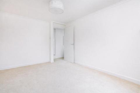 1 bedroom flat to rent, Lily Close, St Pauls Court, London, W14