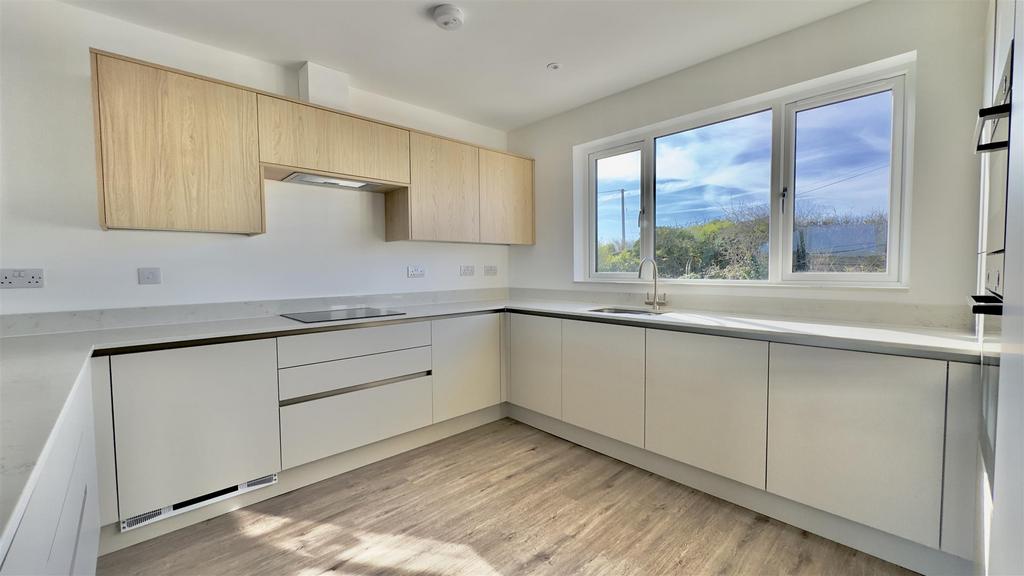 16 - Kitchen