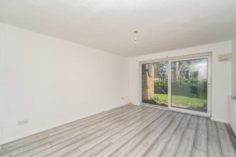 undefined, Buckingham Avenue, Perivale, Greenford, UB6