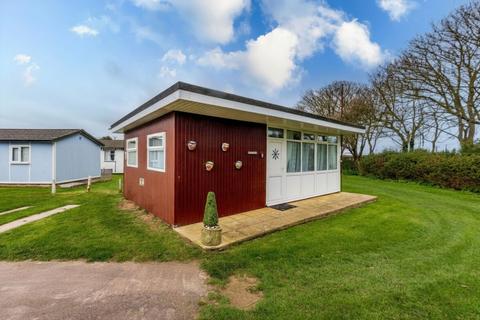 2 bedroom detached bungalow for sale, Links Road, Mundesley
