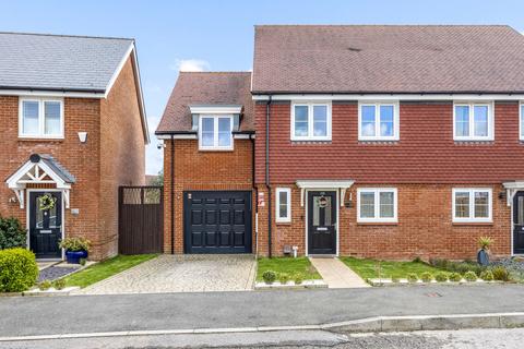 3 bedroom semi-detached house for sale, Illett Way, Faygate, RH12