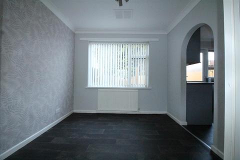 4 bedroom semi-detached house for sale, Beech Way, Birstall