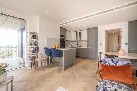 2 bedroom flat for sale, Kings Tower, Bridgewater Avenue, London, SW6