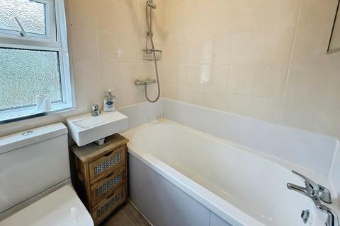2 bedroom terraced house to rent, Thornton Road, Manchester, Greater Manchester, M14