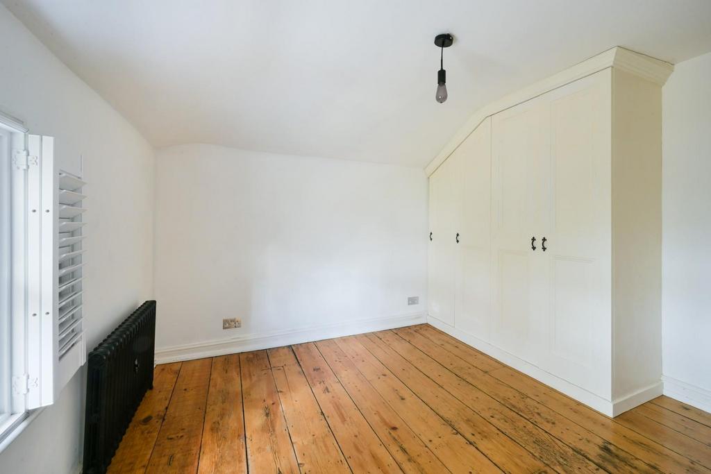 Woodcote road