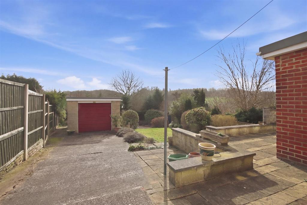 Garage & Driveway
