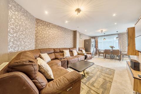 4 bedroom bungalow for sale, St. Johns Road, Welling, Kent