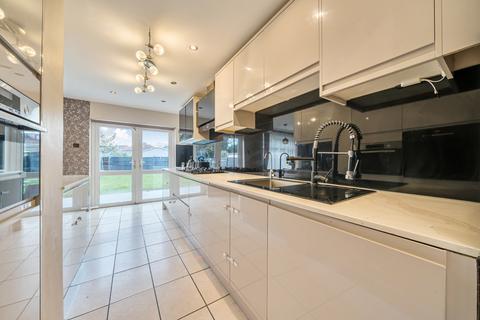 4 bedroom bungalow for sale, St. Johns Road, Welling, Kent