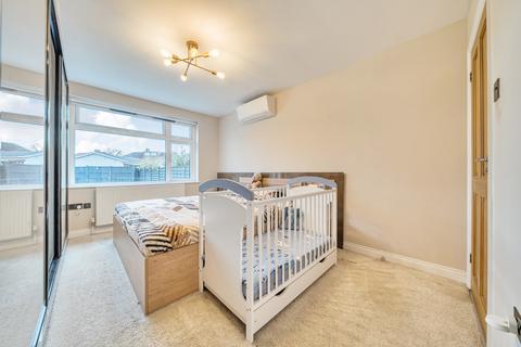 4 bedroom bungalow for sale, St. Johns Road, Welling, Kent