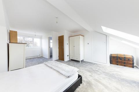 2 bedroom flat to rent, Elsenham Street, SOUTHFIELDS SW18