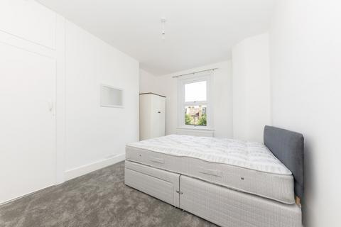 2 bedroom flat to rent, Elsenham Street, SOUTHFIELDS SW18