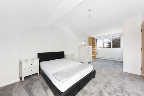 2 bedroom flat to rent, Elsenham Street, SOUTHFIELDS SW18