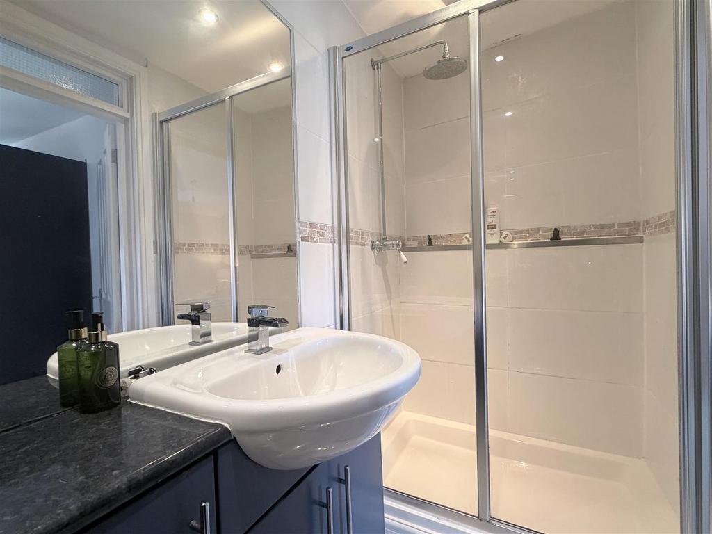 En-Suite Shower